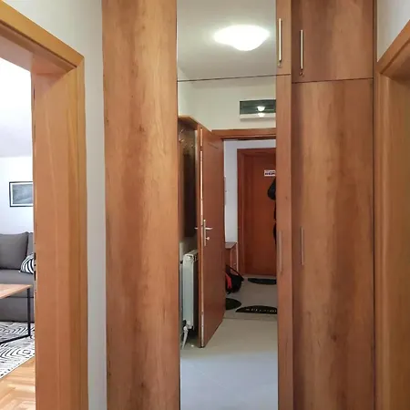 Ommi Τζαχορίνα