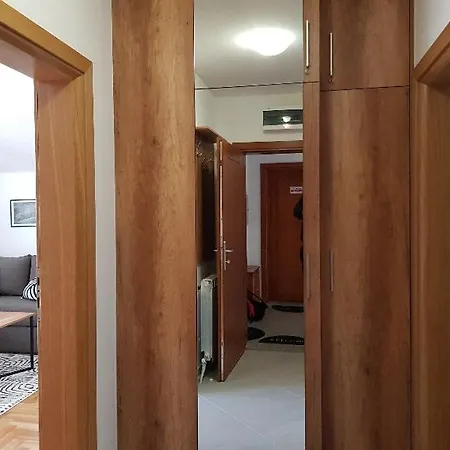 Ommi Τζαχορίνα